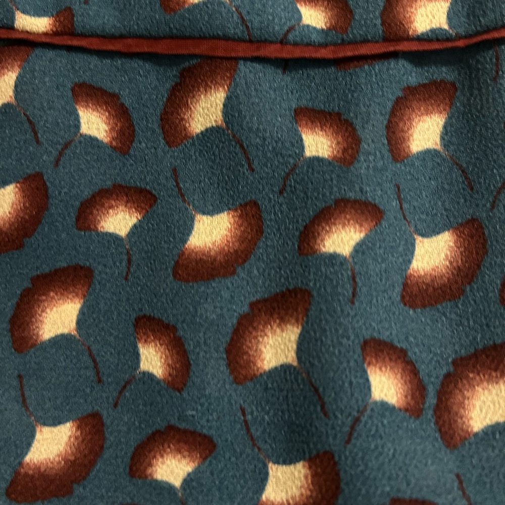 Stylish Blue and Red Patterned Blouse - image 3